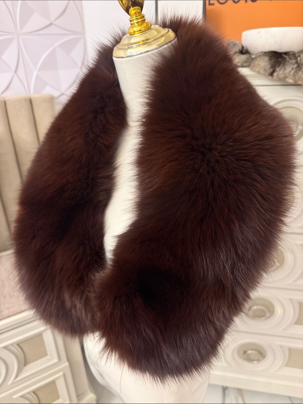 Saga Fox fur scarf thick pelts